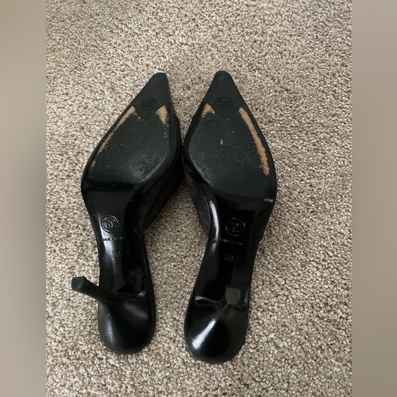 Vintage Chanel heels - Picture 2 of 4